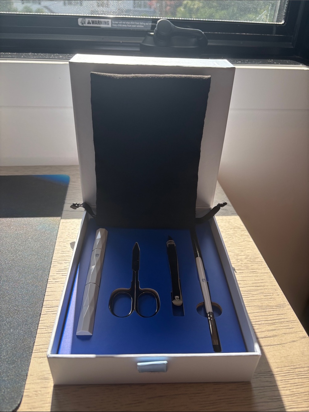 Eyeko Brow Grooming Kit: Brow Brush & Spoolie + Scissors + Tweezers + Brow Razor